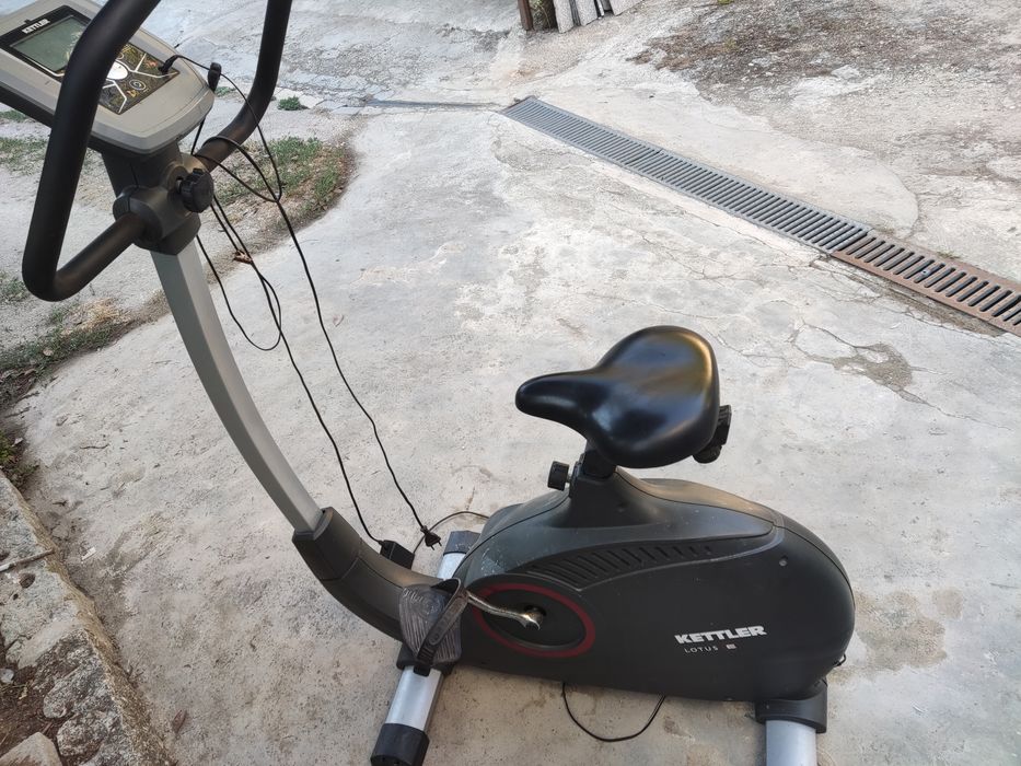 Bicicleta de ginásio elétrica usada