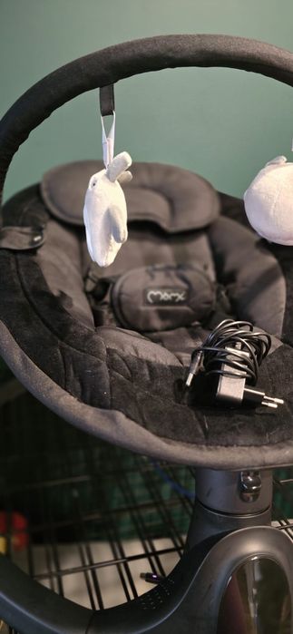 Leżaczek bujaczek firmy MoMi