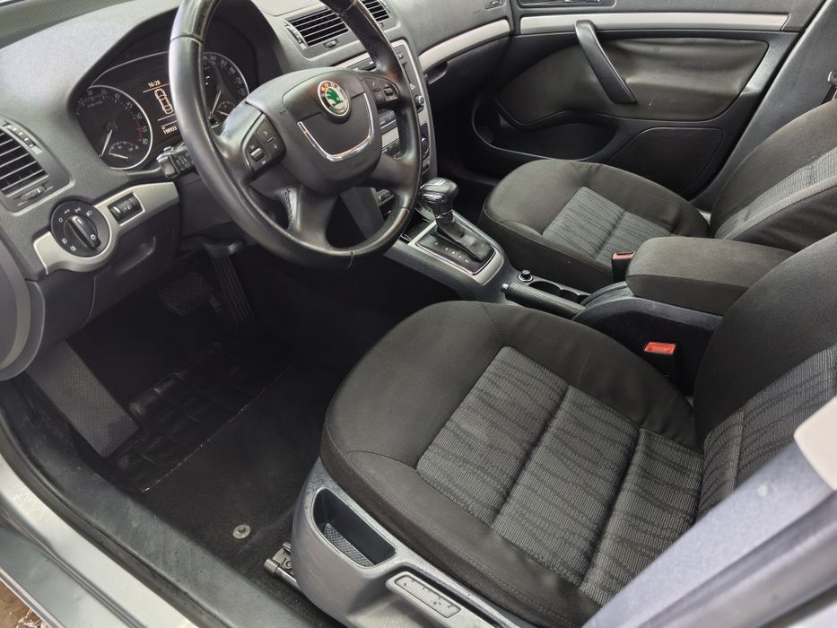 Skoda Octavia 1.6 TDI 105cv DSG | Garantia 18 Meses | Financiamento