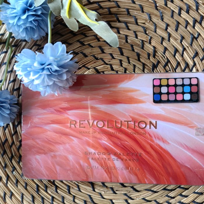 Revolution Forever Flawless Flamboyance paleta cieni do powiek