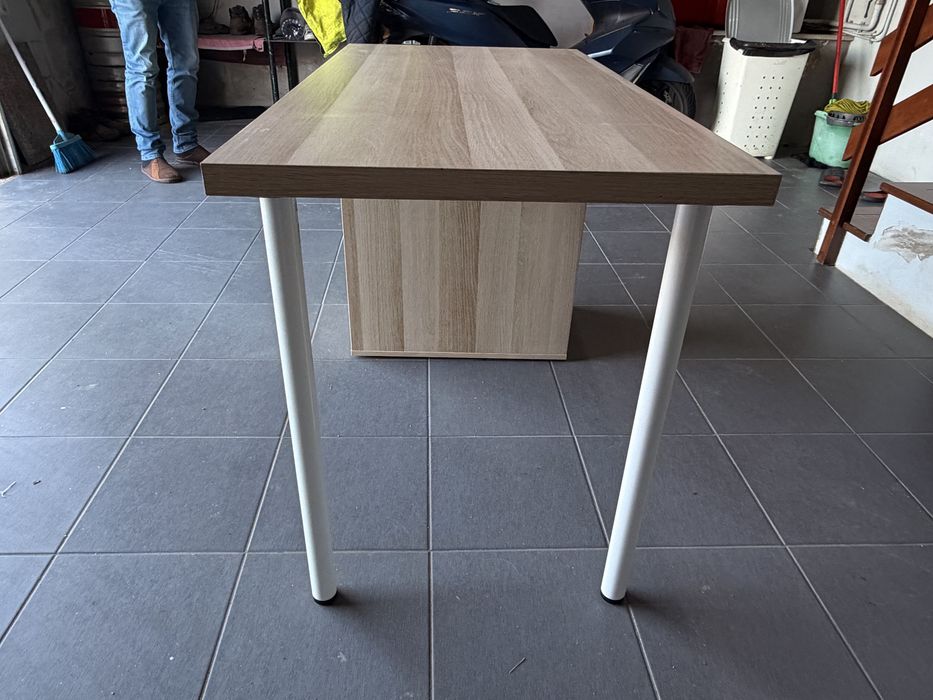 Secretária com armário