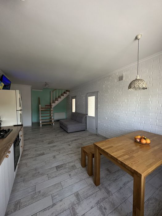 Продаж квартири 130.4 м.кв., вул. Івасюка / Винники
