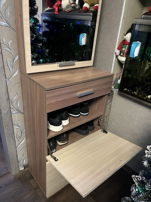 Тумба с зеркалом