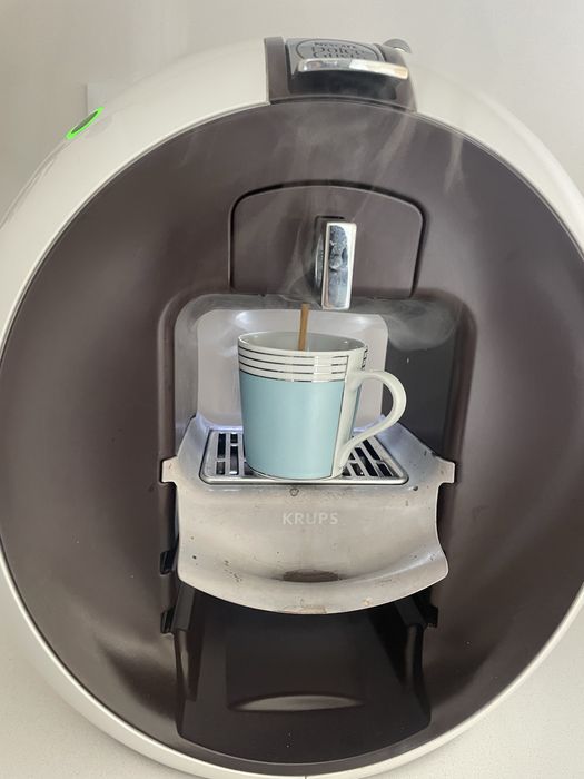 Máquina de café Dolce Gusto branca