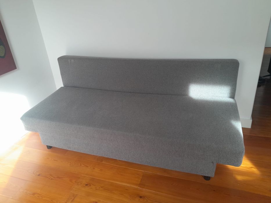 Sofa Cama Cinzento 190cm X 83cm usado em bom estado