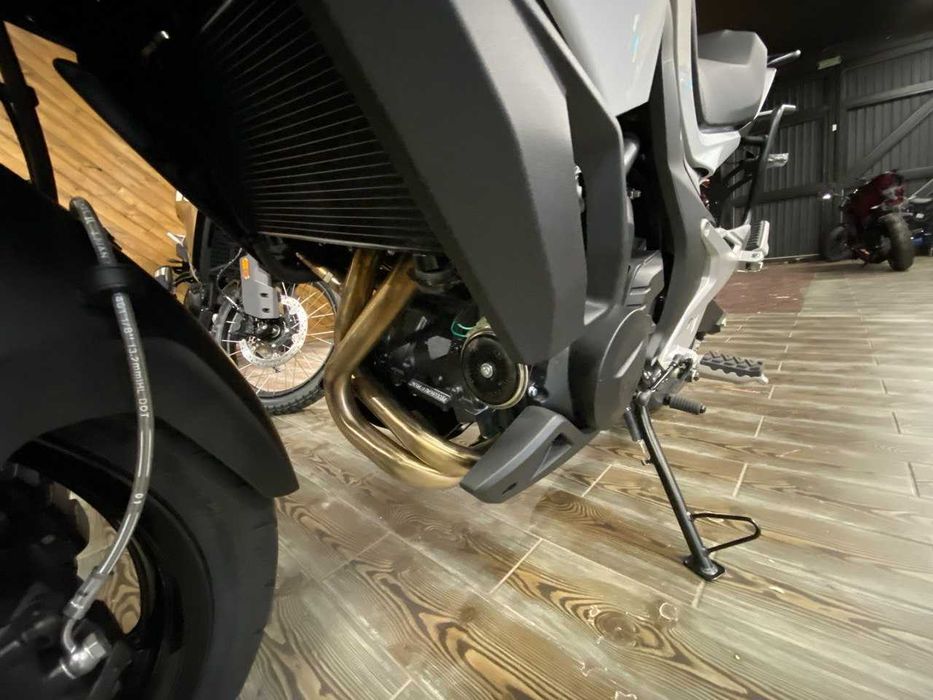 Мотоцикл CFMOTO 700MT