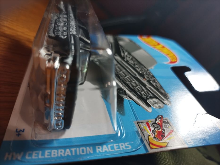 Продам машинку hot wheels ТХ