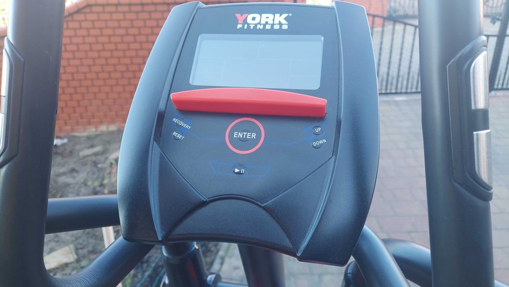 Orbitrek firmy York Fitness X520 złożony