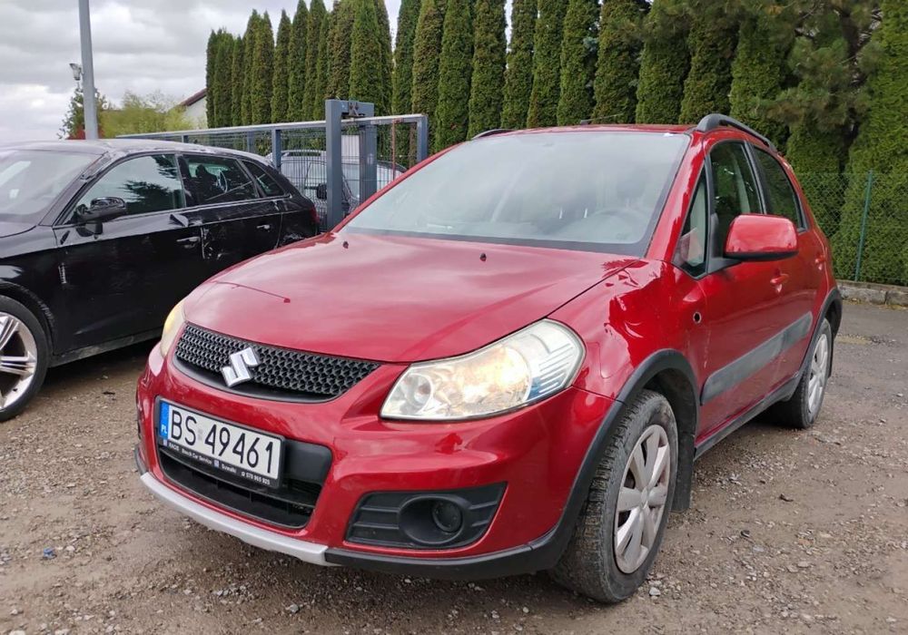 Suzuki SX4 I rej 2013r, 1.6 Benzyna. Uszkodzony. Poobijany. Jeździ.