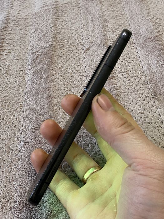 Телефон Samsung Galaxy S22