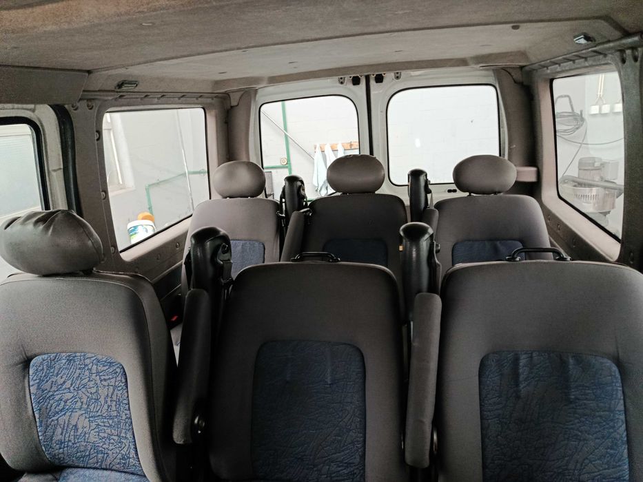 Renault Master 9 lugares