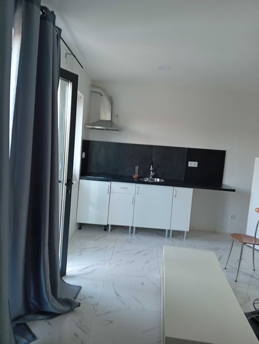 Alugo quartos, novos de luxo, ou T2.