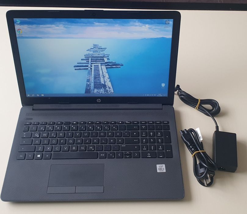 Ноутбук hp i3 10gen 8gb ddr4 128gb ssd акб. 4-8год.