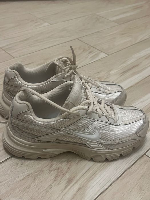 Кросівки 38 розмір