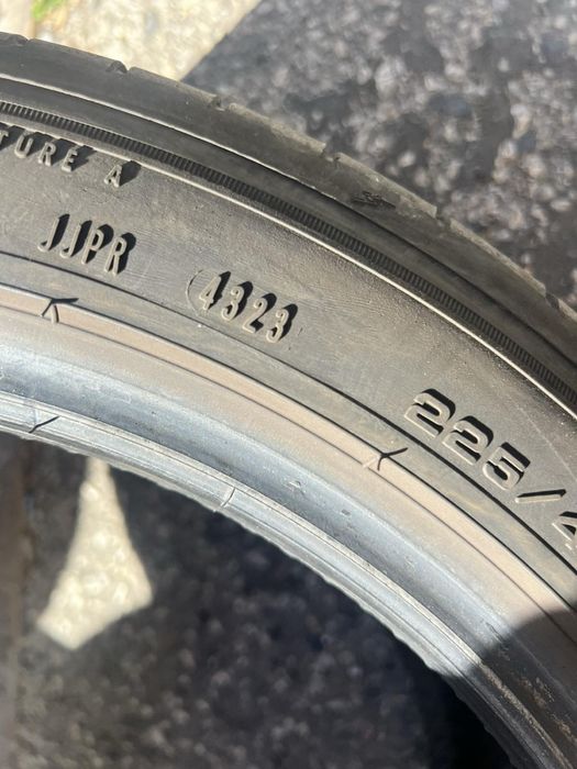 225/45/17 Good Year 2 pneus