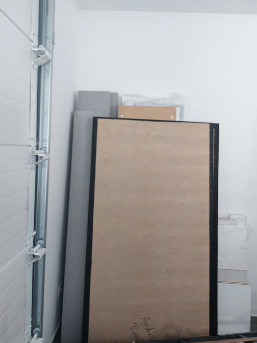 Cama 180x200cm: cabeceira e sommier com estrado elevatório (sem colchão)