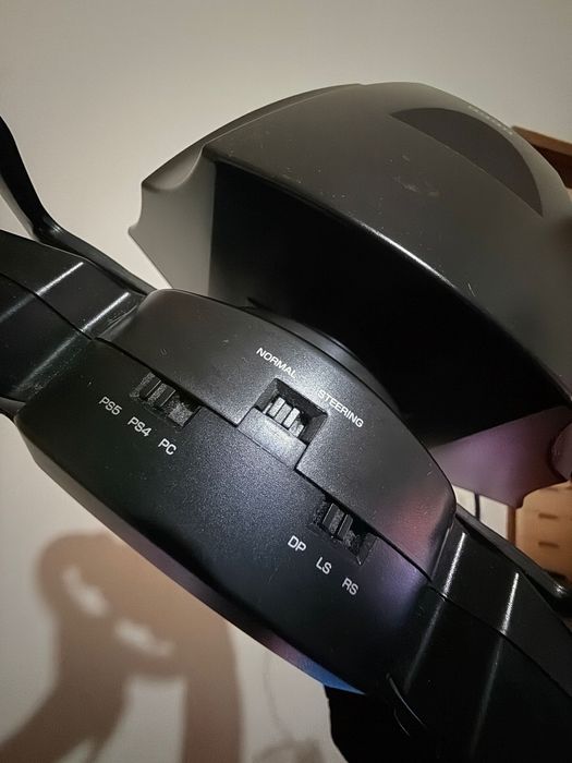 Volante + Pedais HORI Apex (PS5/PS4/PC - Preto)