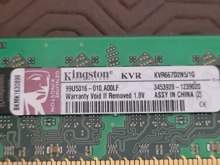 3 memórias RAM 1gb cada
