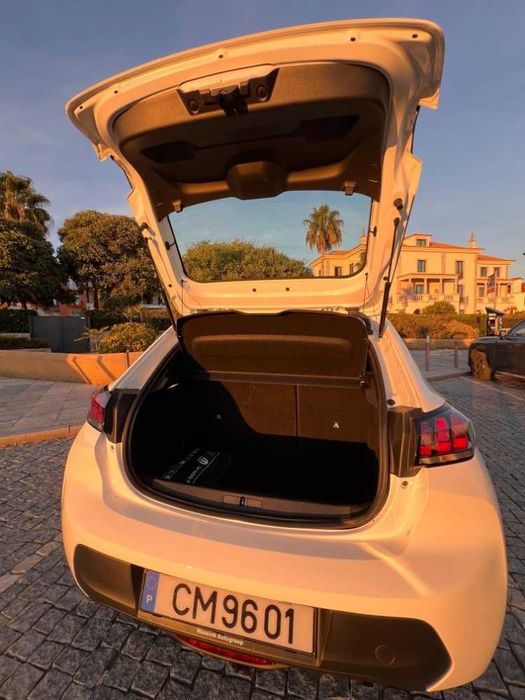 Peugeot 208 (2023) 1.2 PureTech Active – 1.º Dono | 4.5L/100km