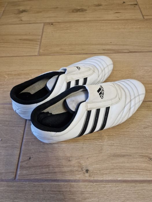 Кросівки Adidas білі шкіряні 44 розмір