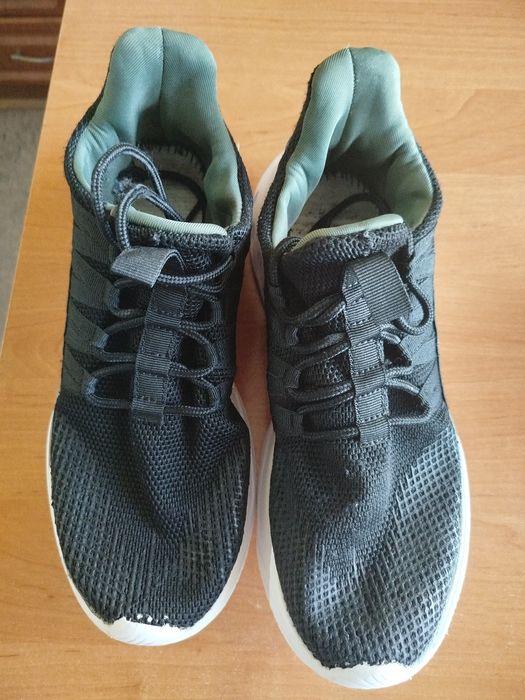 Кросівки чоловічі