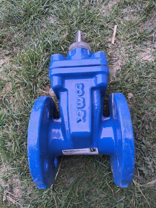 Zasuwa kołnierzowe klinowa miękko uszczelniająca