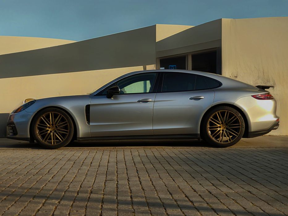 Porsche Panamera 4