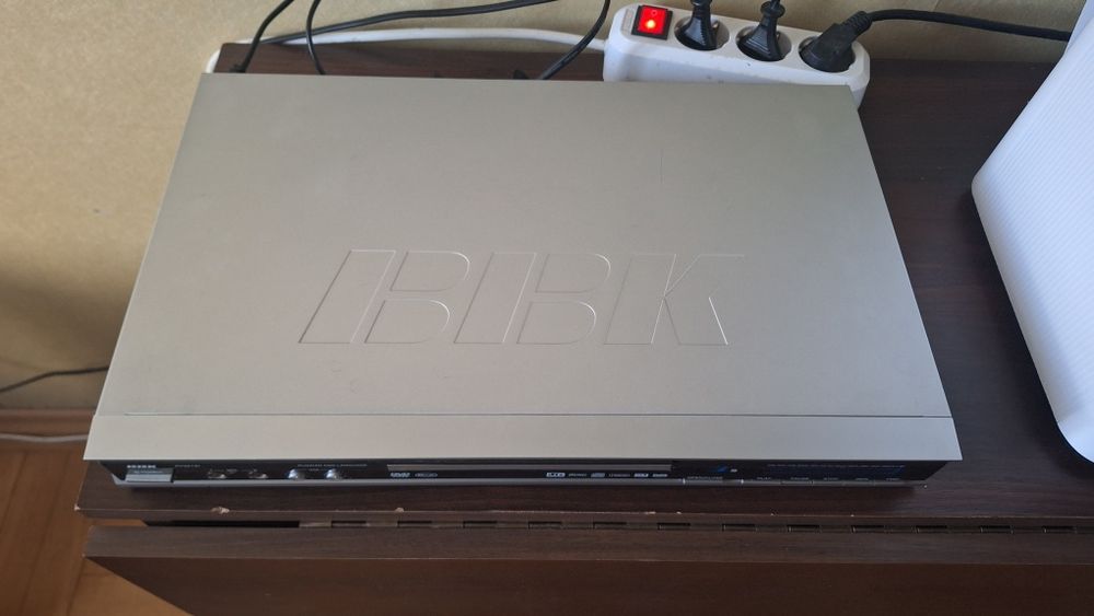 BBK DV521SI | DVD-плеєр для поціновувачів старої техніки та домашнього кінотеатру