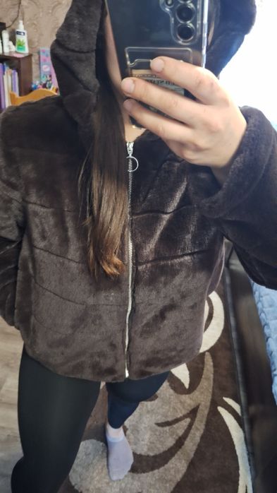 Шубка укорочена  шоколадного кольору