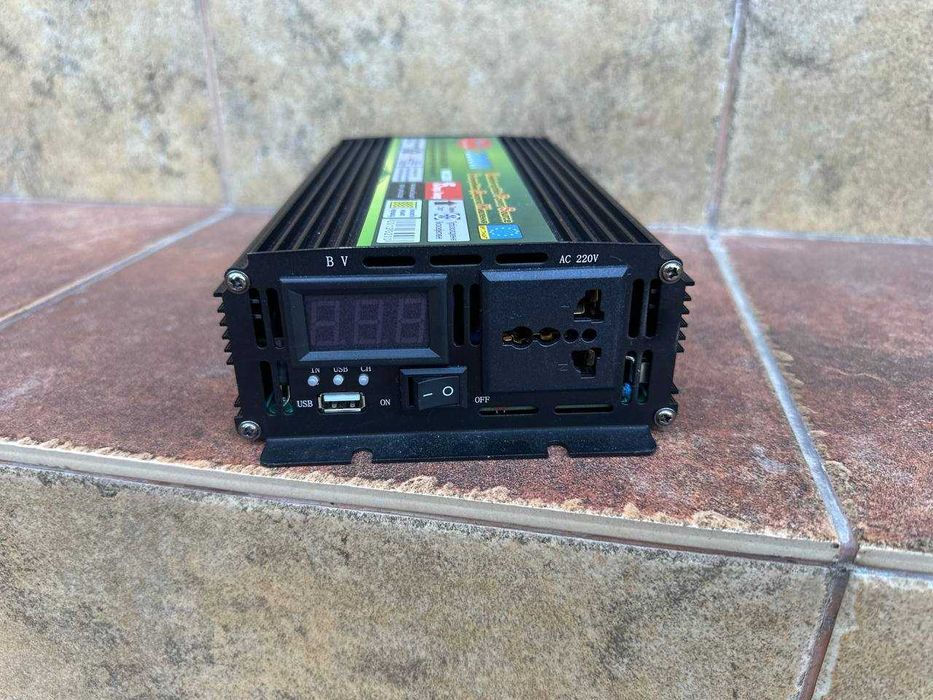 Перетворювач 12-220 В 3200 Вт із зарядкою для дому, котла, насоса. ДБЖ