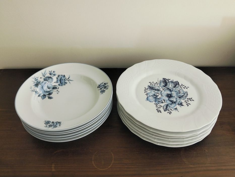6 pratos rasos e 6 pratos de sopa com flores azuis
