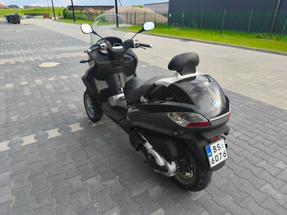 PIAGGIO MP-3 / 399 cm3 / 2009 r. / przebieg: 28.500 km / SUWAŁKI / na kat. B