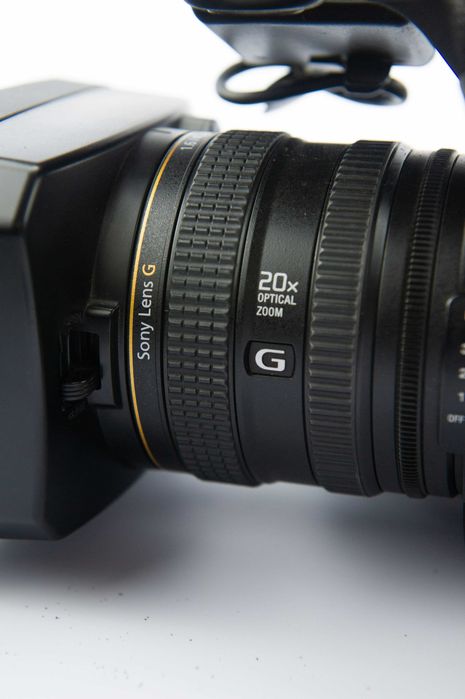 Професійна камера Sony HXR-NX5E