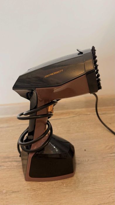 Parownica do ubrań 2000W