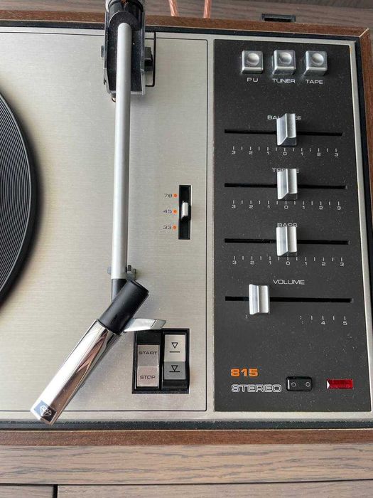 Програвач вінілу Phillips Stereo 815+аудіо-система Realistic MC-1000