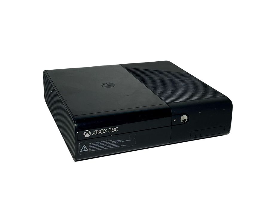 Konsola Microsoft Xbox 360 E 250GB z padem,grą oraz Kinectem – sprawna