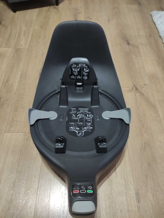 Fotelik Cloud T
Cybex Cloud T i-size Plus Cozy Beige oraz baza cybex