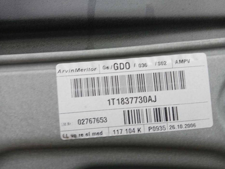 Touran I Drzwi Prawe Przód 03r- Czarne