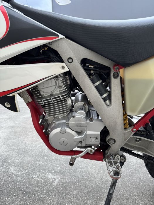 AJP PR4 125 enduro