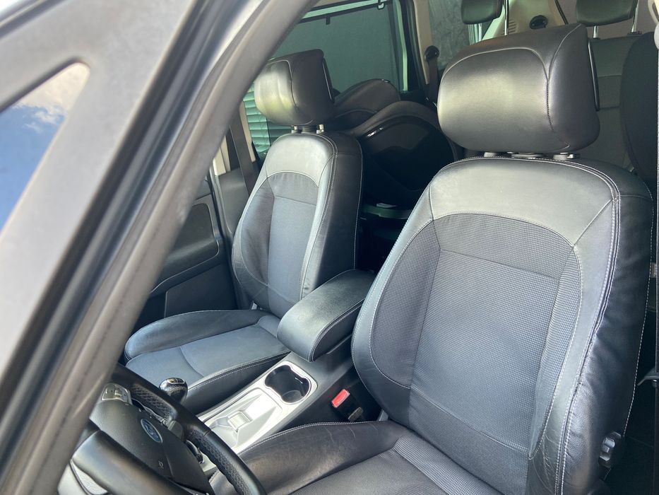 Ford S-Max — fotografia 9