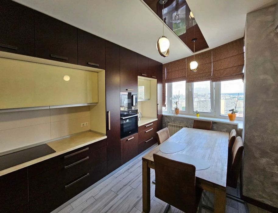 Продаж 3к.квартири з якісним, дорогим ремонтом! Київ.