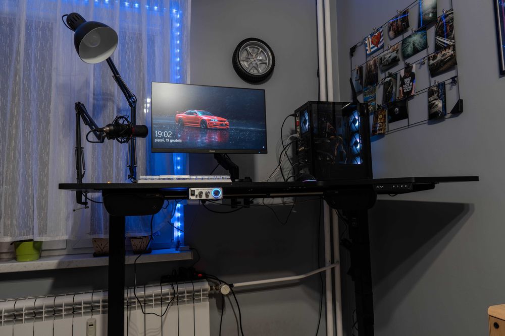 Zestaw - Biurko elektryczne, komputer, monitor oraz akcesoria OKAZJA!!