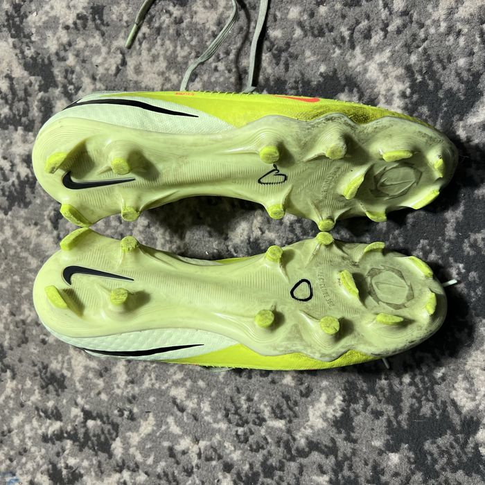 Продаю бутци Nike Phantom GX
