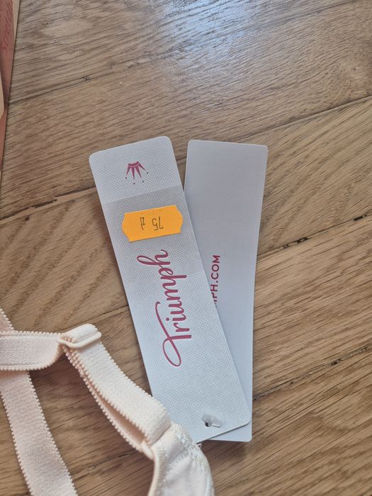 Beżowy stanik Triumph 75B nowy z metkami