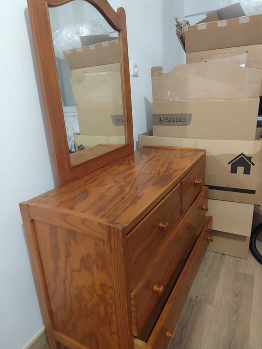 Cómoda de Quarto com Espelho