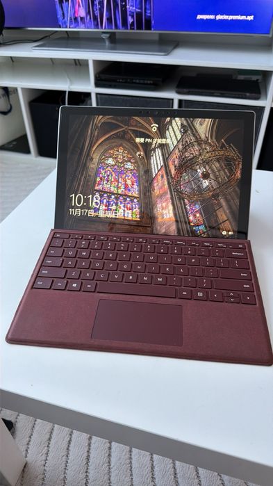 Планшет Microsoft 1796 на 256 GB