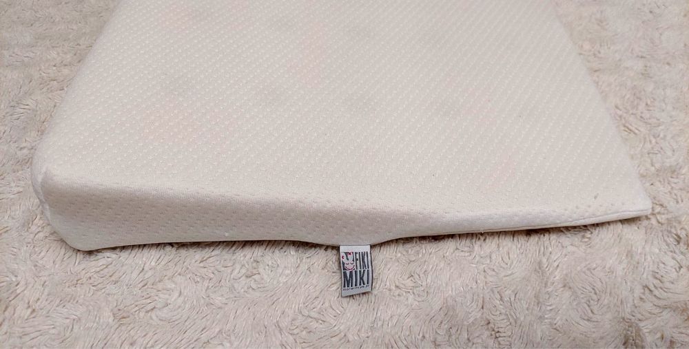 Poduszka klin Fiki Miki do łóżeczka dziecięcego
