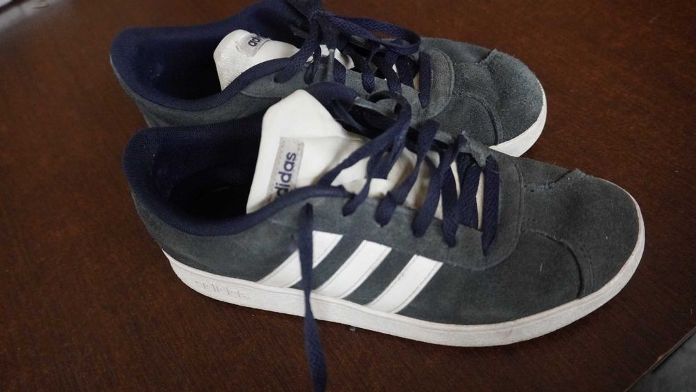 Trampki adidas granatowe zamszowe rozmiar 36 1/3