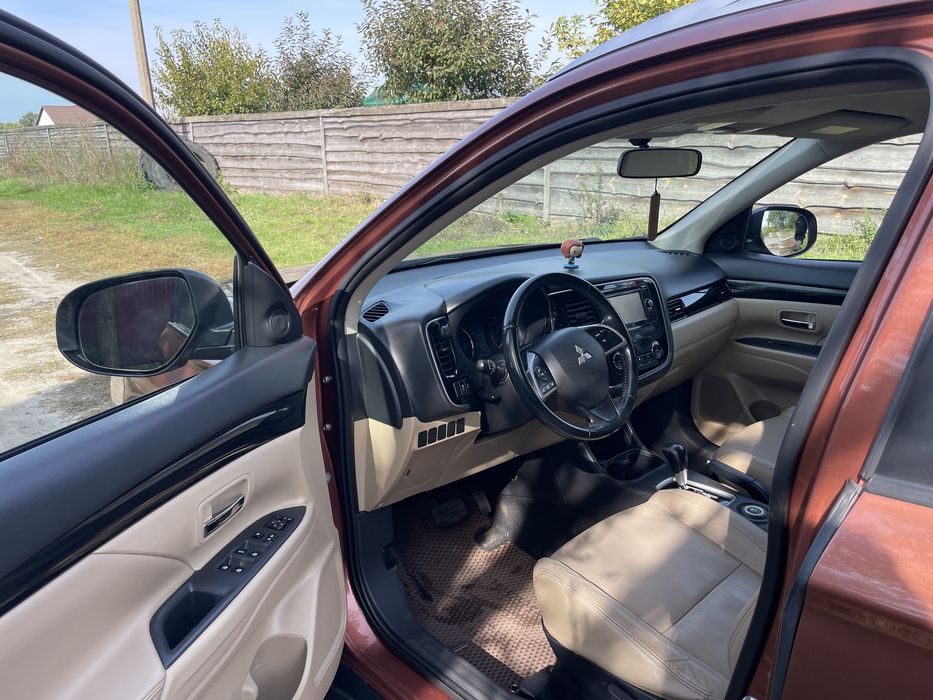 Mitsubishi Outlander