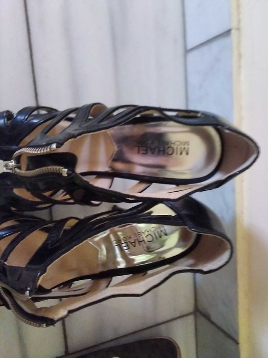 Michael Kors Buty czarne na wysokim obcasie